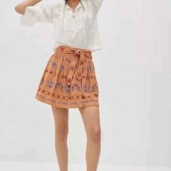NWT ANTHROPOLOGIE Meghan Embroidered Mini Skirt Sz. 4 - Picture 1 of 6